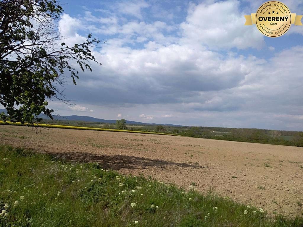 Hľadáme na kúpu pozemky na výstavbu v Bratislavskom kraji.